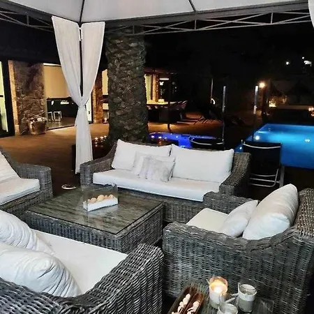 Primera Linea, Piscina, Jacuzzi Y Playa Privada * توسا ذي مار
