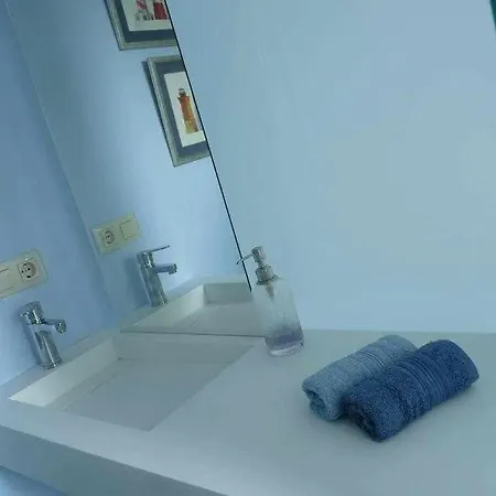 Primera Linea, Piscina, Jacuzzi Y Playa Privada توسا ذي مار