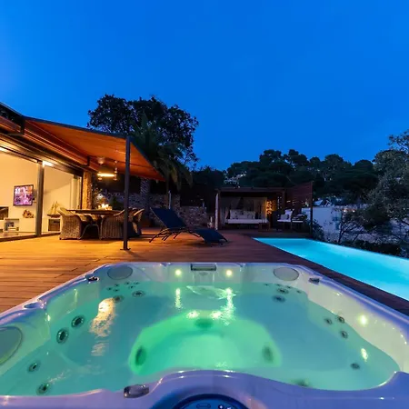 فيلة Primera Linea, Piscina, Jacuzzi Y Playa Privada توسا ذي مار